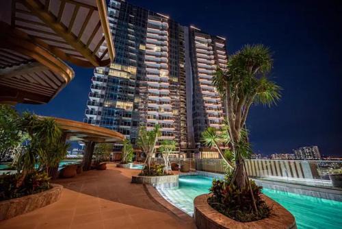 Thu Thiem Apartment | Discover The Metropole: Oceanfront Bliss with Pool & Gym