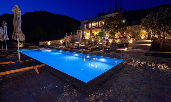 Dafnata Cottage | Discover The Poet's House: Pet-Friendly Oasis with Pool