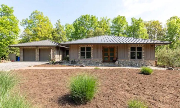 Forsyth County House | The Poet's House: Tranquil Retreat with Spa & Hot Tub