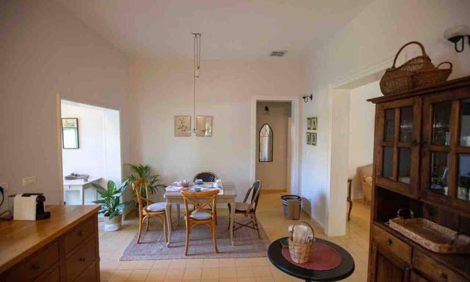 Hefer Valley House | Exceptional Stays at The Poetry House with Kitchen Access