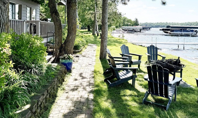 East Gull Lake Condo | Cozy 2BR Retreat with Lake View and Pet-Friendly Options