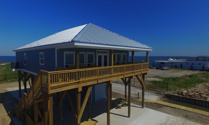 Golden Meadow House | Guest Rated 9.8: The Pointe with Family-Friendly Amenities