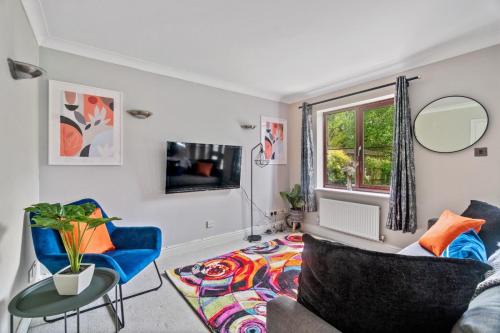 Ashford House | Relax in Ashford: Family-Friendly Home with Hot Tub