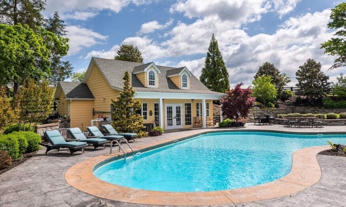 Swoope House | Relax at The Pool House: Hot Tub & Pool Near Downtown