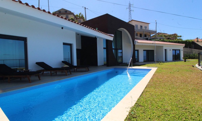 Canhas Villa | Pool House Retreat in Ponta de Sol with Ocean Views