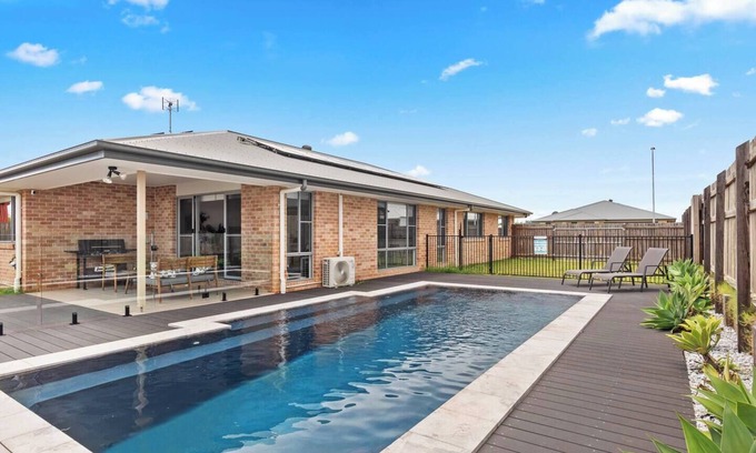 Urraween House | Family-Friendly Getaway at The Pool House in Hervey Bay