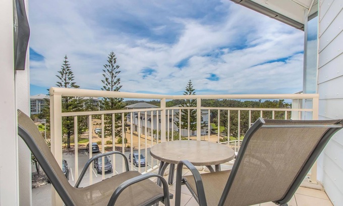 Kingscliff Apartment | Oceanfront Deluxe Studio with Pool and Spa Amenities