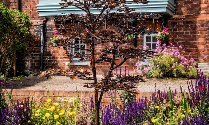 Lincoln Bed & Breakfast | Elegant The Poplars Boutique: Guest Rated 9/10 Plus Breakfast