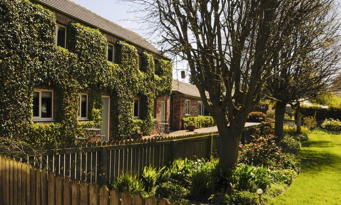 Thirsk Bed & Breakfast | Experience The Poplars: Family-Friendly with Breakfast Included
