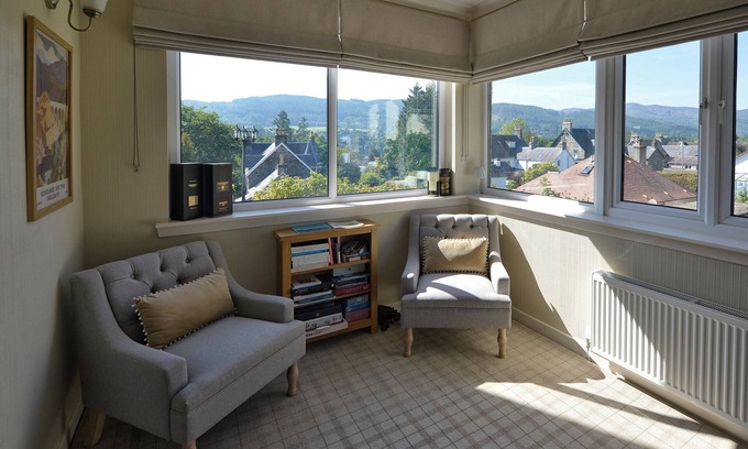 Pitlochry House | Elegant Stay at The Poplars Guest House - Rated 10/10