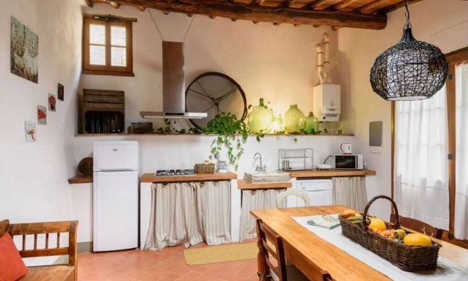 Panzano in Chianti House | Relax at The Porchereccia delle Bartaline with Spa & Breakfast