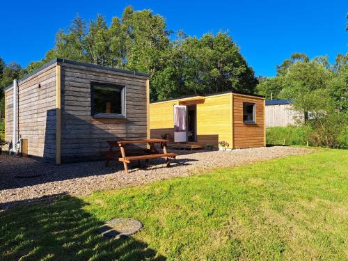 Roybridge Apartment | Elegant Posh Bothy: Family-Friendly Retreat in Spean Bridge