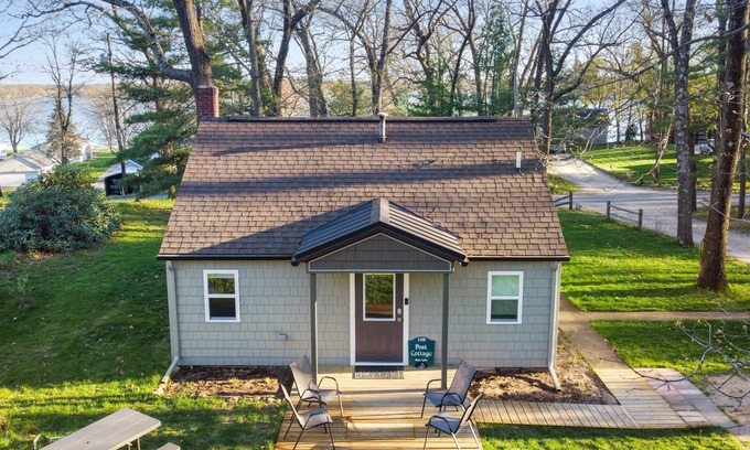 Newaygo Cottage | The Post Cottage Lake Access