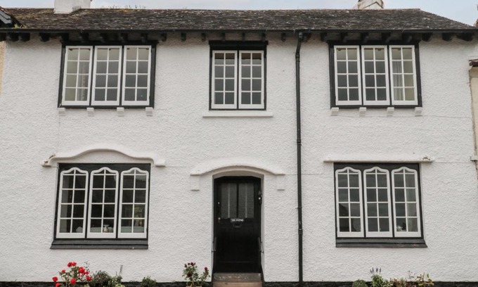 Porlock House | Pet-Friendly Haven: The Pound, 4-Star Rated with Top Reviews
