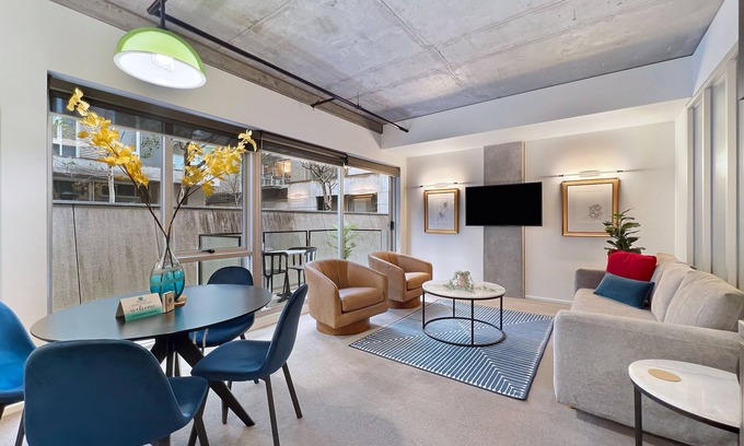 Collingwood Apartment | Discover The Powlett: Ideal East Melbourne Retreat