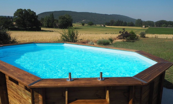 Dauphin House | Inviting Stay at The Priory with Pool & Family Amenities