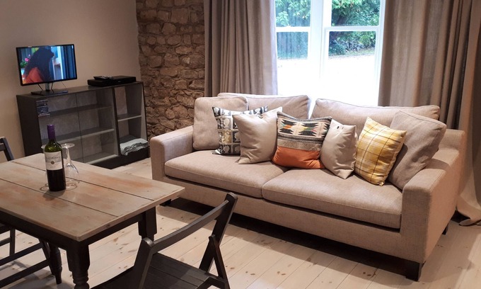 Stretton Sugwas Bed & Breakfast | Experience The Priory: Family-Friendly with Breakfast & Kitchen