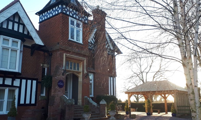 Stretton Sugwas House | Experience Friendly Luxury at The Priory Country House