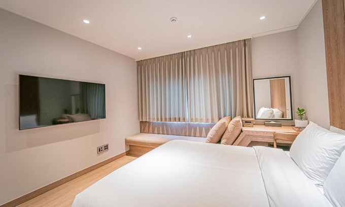 Jocheon House | Discover The Private Hamdeok with Family-Friendly Amenities