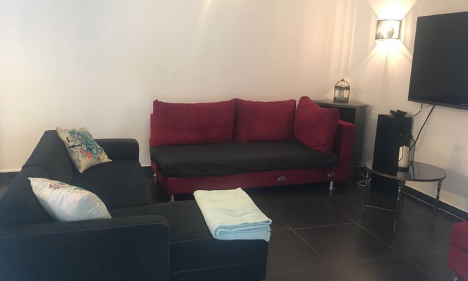 Morieres-les-Avignon Apartment | Enjoy a Relaxing Stay at The Provencal Break Hotel
