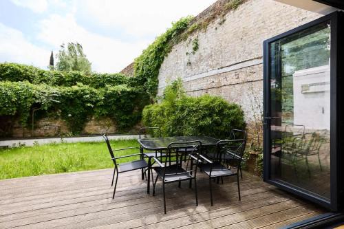 Putney Apartment | Putney Wonder: 4-Star Family-Friendly Garden Retreat