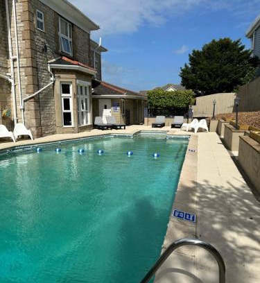 Shanklin Hotel | Discover The Q Hotel: Oceanfront Bliss with Top Amenities