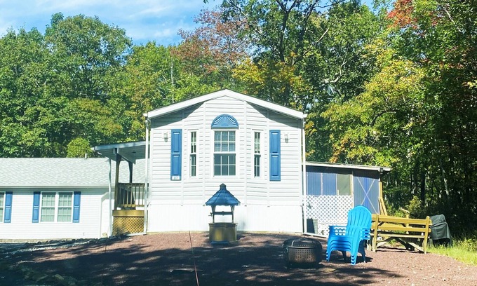 Jim Thorpe House | Cozy Quail House: Family-Friendly Stay in Jim Thorpe