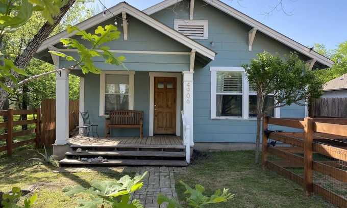 MLK House | Charming Craftsman Retreat in East Austin with Yards
