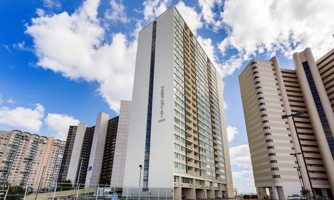 North Ocean City House | Experience Breathtaking Ocean Views at The Quay 2005