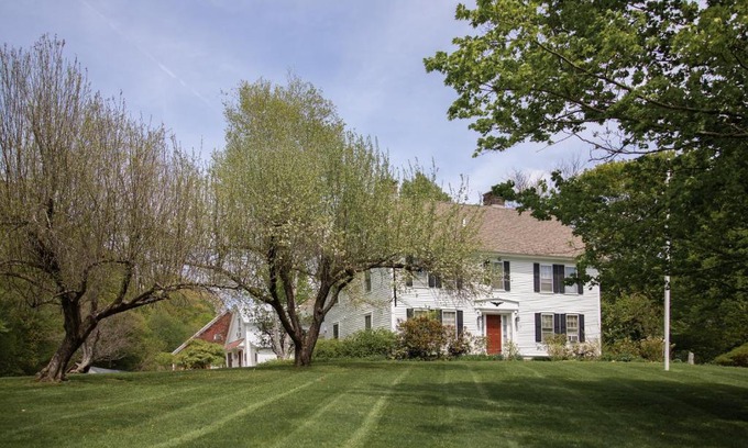 Quechee Hotel | Welcoming Quechee Inn at Marshland Farm with Family-Friendly Perks