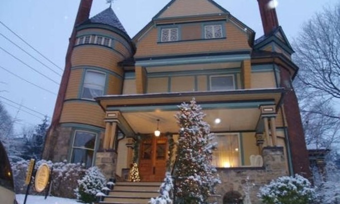 Bellefonte Bed & Breakfast | Elegant Stay at The Queen: Victorian B&B with Spa & Pool