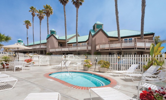 Downtown Resort | Experience the Essence of California with Oceanfront Amenities