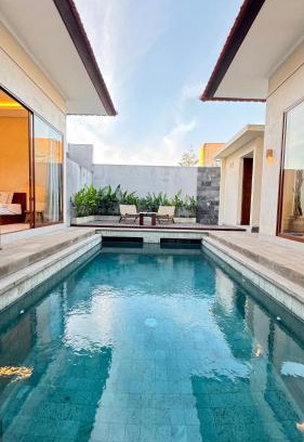 Cemagi Villa | Discover The R Villa Talang: Beachfront Bliss at Sunset
