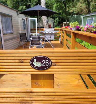 Girvan Apartment | Cozy Rabbit Hill Holiday Home: Pet Friendly & Family Fun
