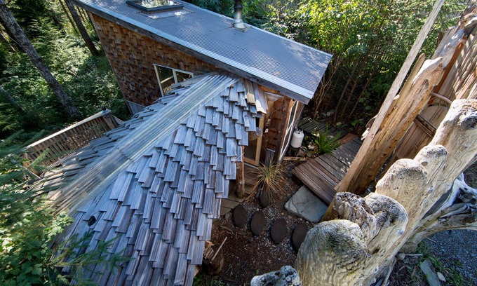 Juan de Fuca Electoral Area Cabin | Discover The Rad Shack: Private Ocean Trail & Family Friendly