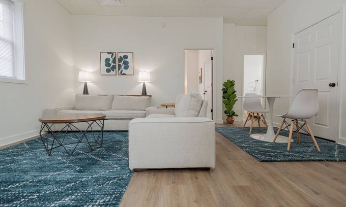 Martinsburg Apartment | The Radiant Residence