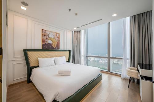 Hang Xanh Apartment | The Radisson Landmark - Vinhomes Central Park