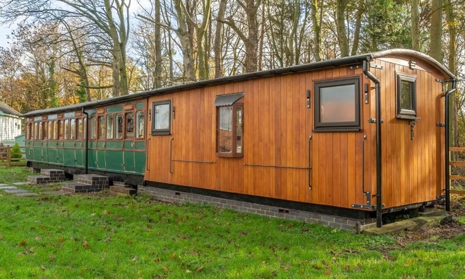 Melton Constable House | Pet-Friendly Retreat at The Railway Carriage Awaits You