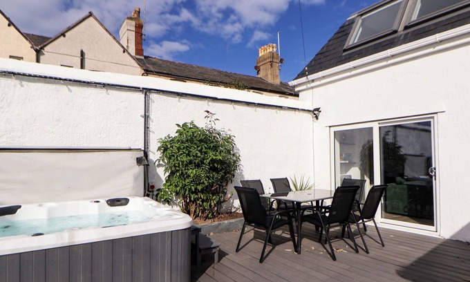 Llandudno Cottage | The Railway Cottage