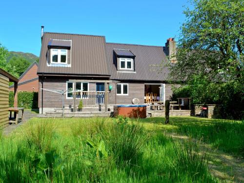 Dunoon House | Relax at The Ranch: 4-Star Retreat with Pet-Friendly Amenities
