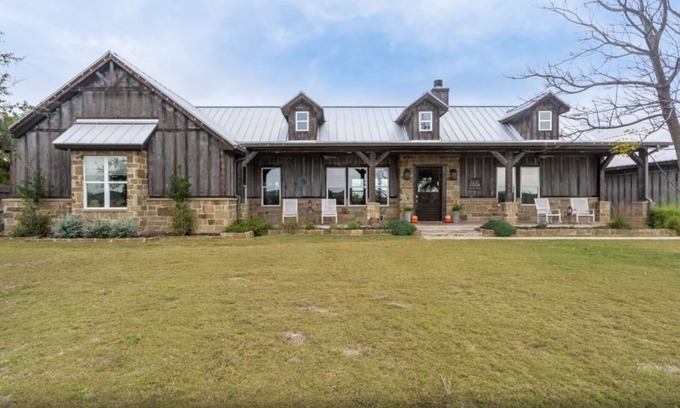 Fredericksburg House | Top-Rated Retreat: The Ranch House at Camp Hideaway