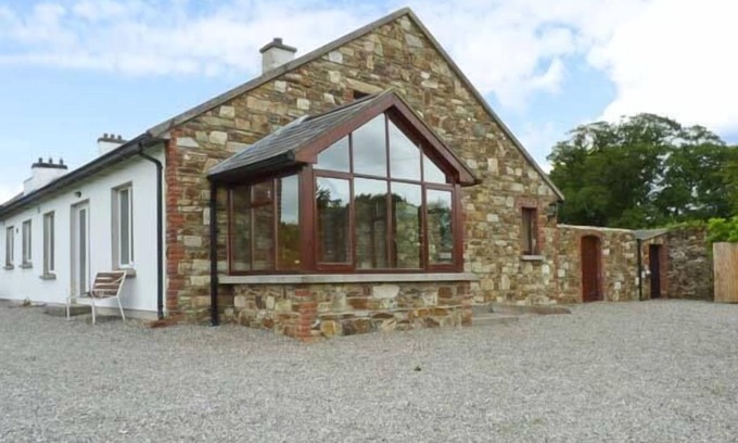 Caim Cottage | Family-Friendly Getaway at The Range in Enniscorthy