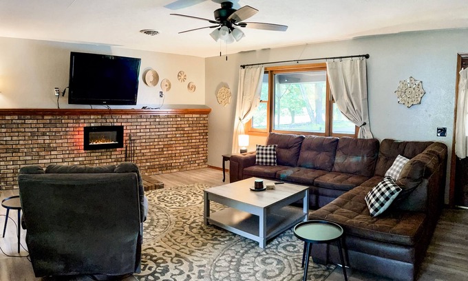 Webster Springs House | Experience The Raven Retreat: River Views & Pet Friendly!