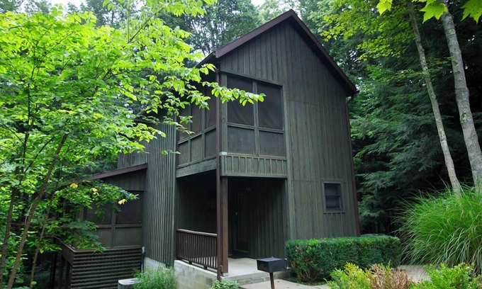 Logan Cabin | Explore The Ravine - Hocking Hills with Pool, Spa & More
