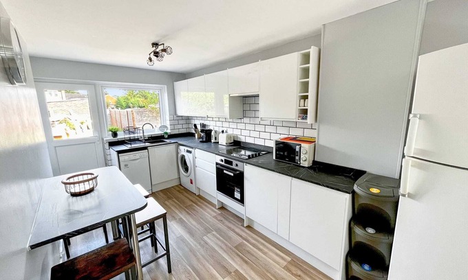 Reading House | Discover The Reading Gem: Spa, Breakfast & Family-Friendly