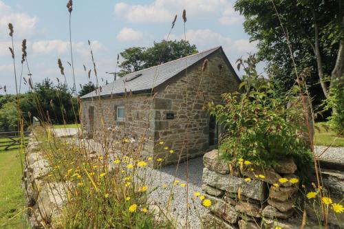Helford Passage House | Discover The Reading Room: Rated 9.5/10 by Guests