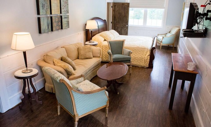 Westfield House | Discover The Red Cabin at Luna's Trail: Pet-Friendly Retreat