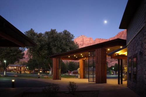 Zion National Park South Entrance Hotel | Explore The Lodge at Zion Country: Oceanfront Getaway