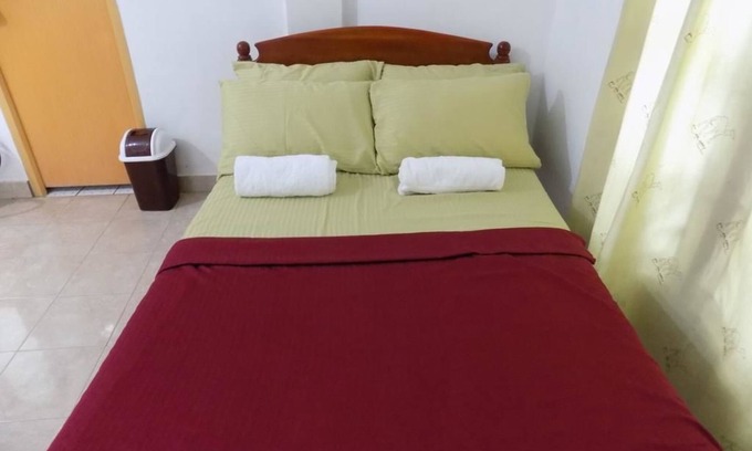 Nilaveli Bed & Breakfast | Discover Comfort at The Red Keep: Family-Friendly Stay