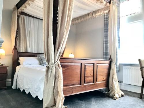 Matlock Hotel | Guest Rated Red Lion: Enjoy Breakfast & Exceptional Comfort